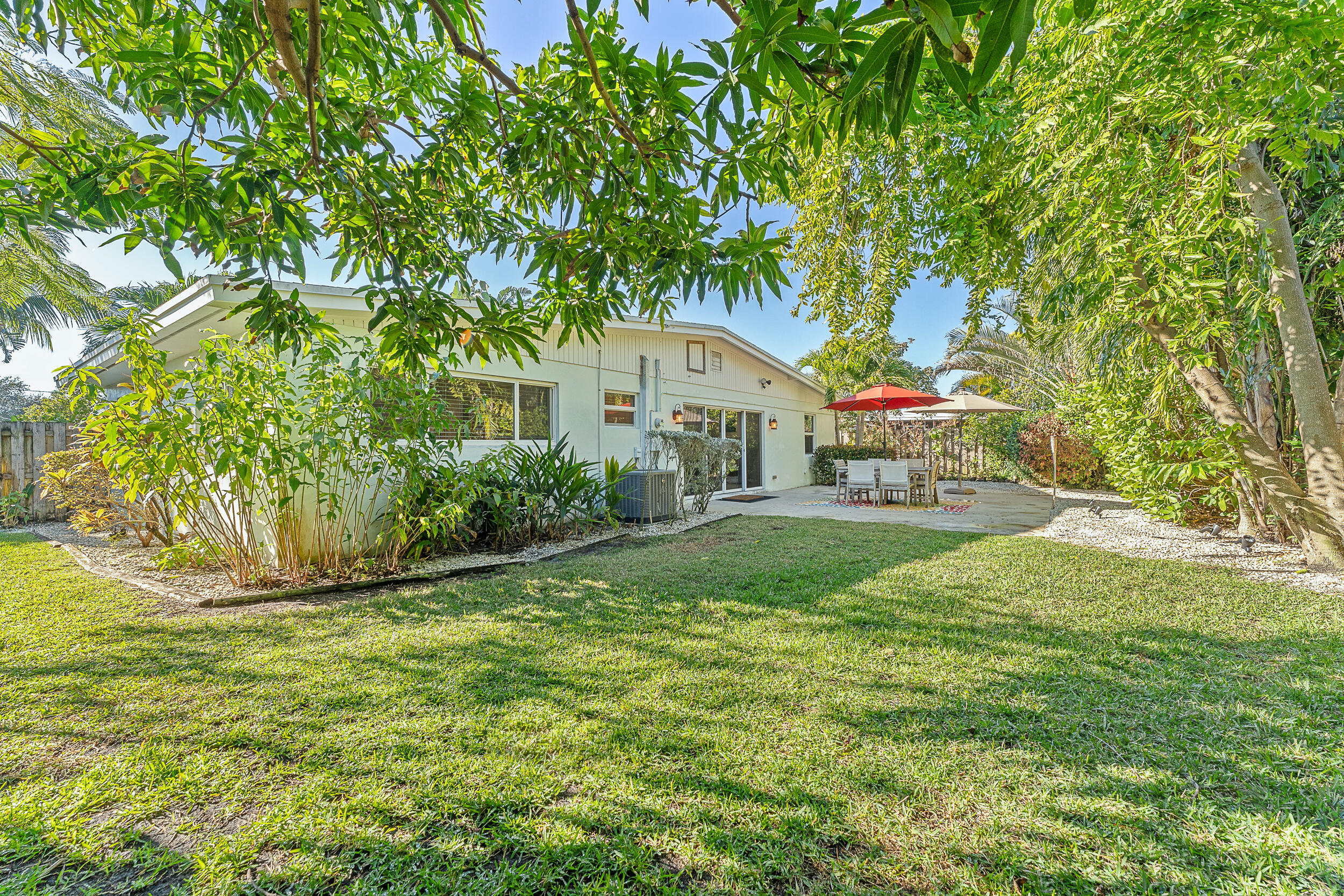 429 Inlet Road North Palm Beach, FL 33408 - Photo 26 of 38 Rear Exterior