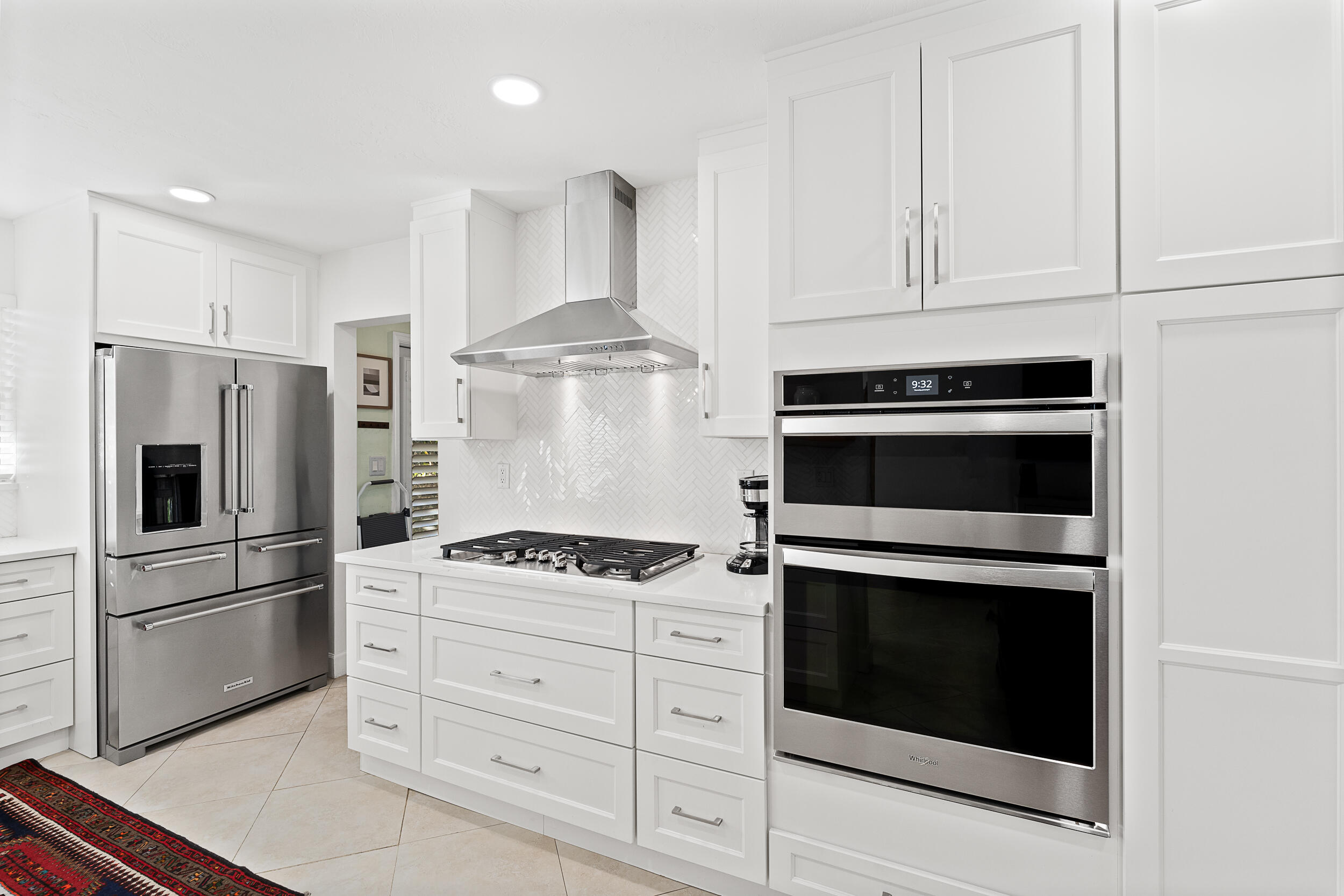 429 Inlet Road North Palm Beach, FL 33408 - Photo 9 of 38 Kitchen