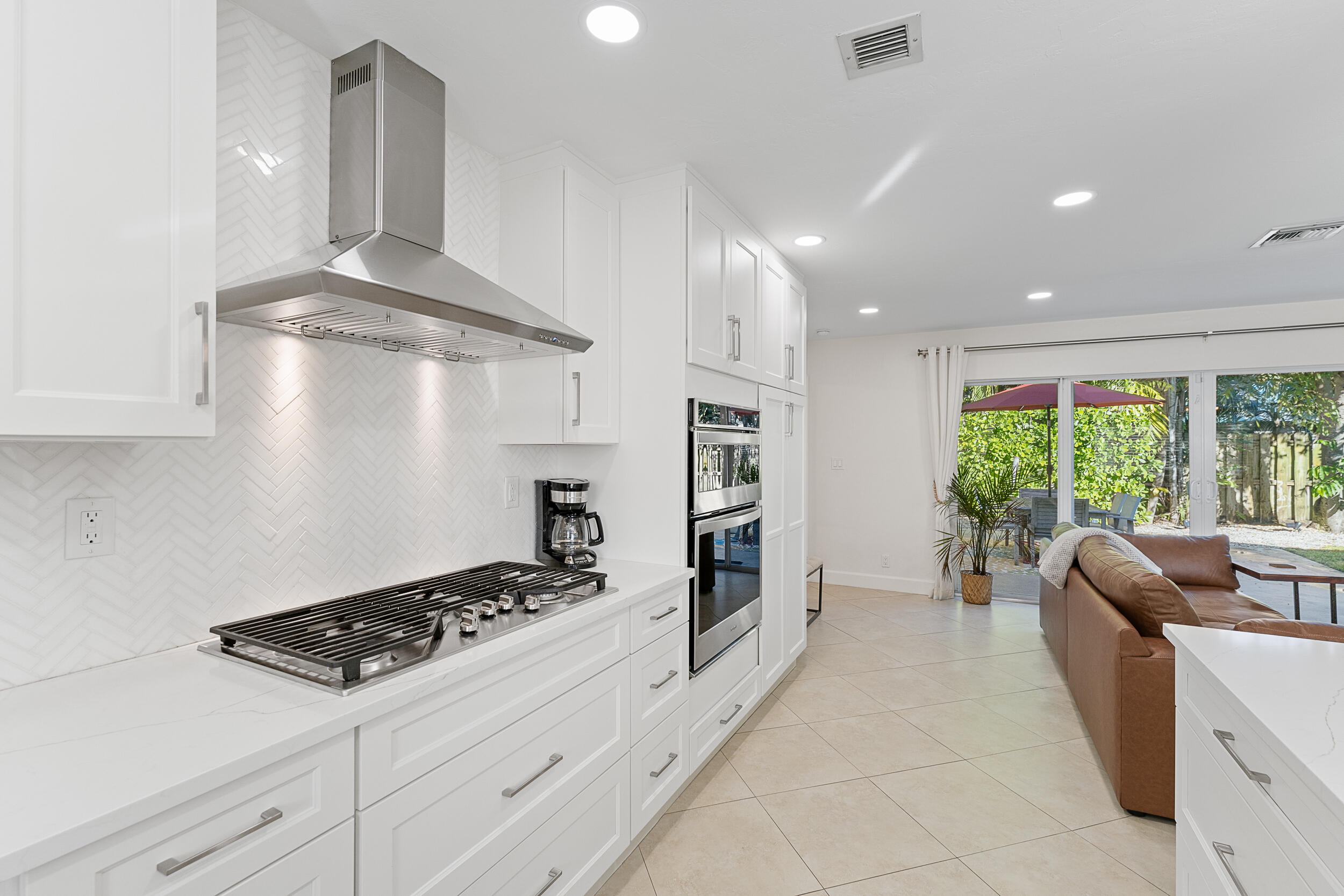 429 Inlet Road North Palm Beach, FL 33408 - Photo 10 of 38 Kitchen