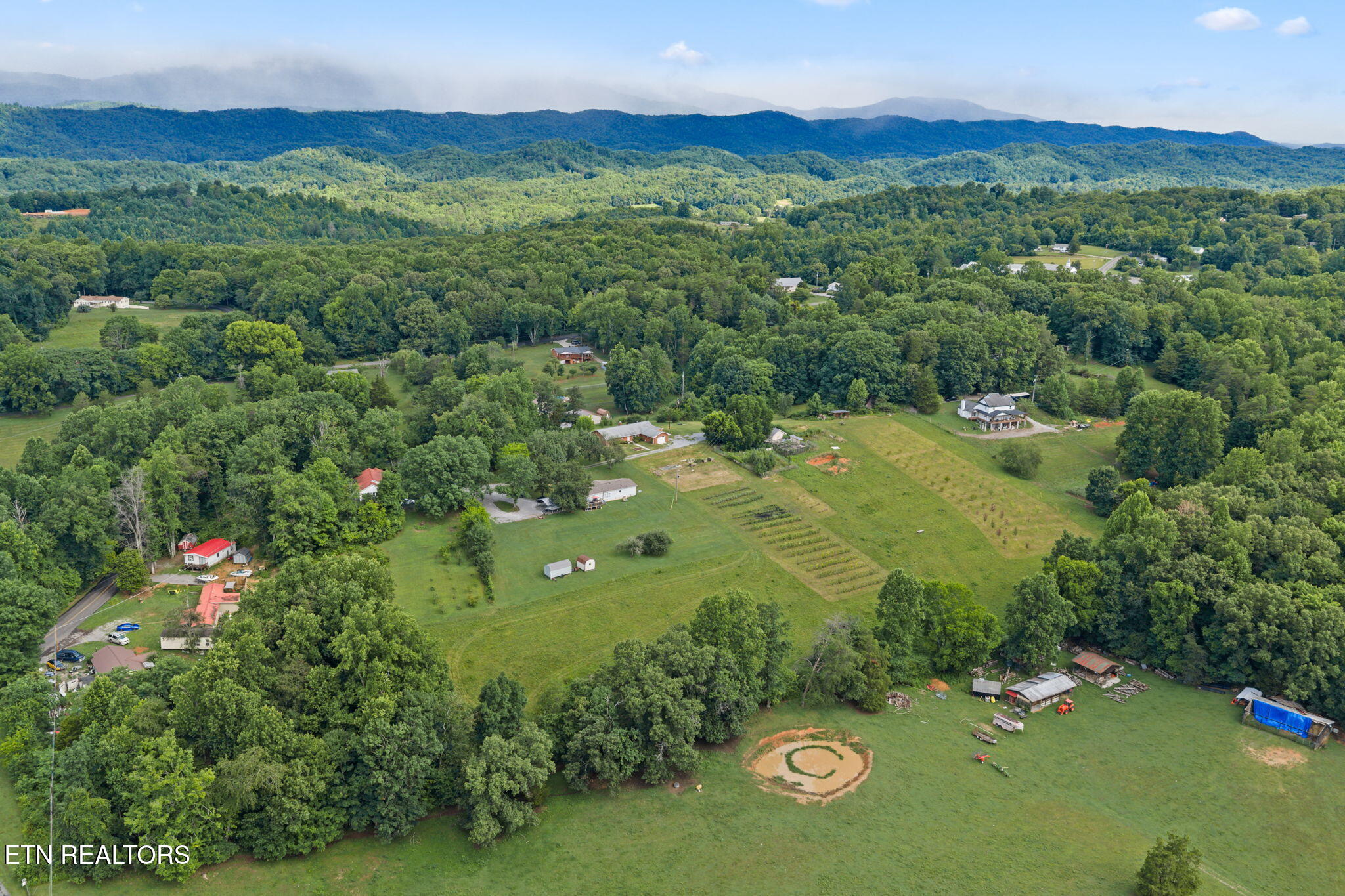 260 Long Hollow Road Clinton, TN 37716 - Photo 6 of 47 6-web-or-mls-620 Long Hollow-028