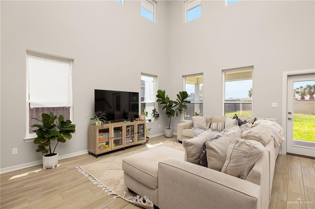 14435 Chalk Rdg Drive McAllen, TX 78504 - Photo 2 of 15
