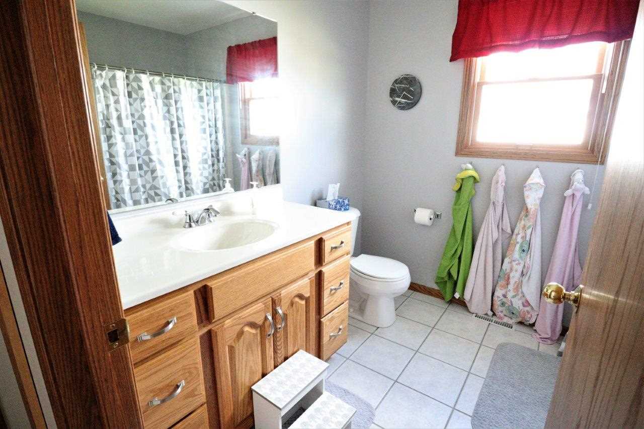 2317 Antler Ridge Drive Dubuque, IA 52002 - Photo 13 of 24 Gallery Image 13