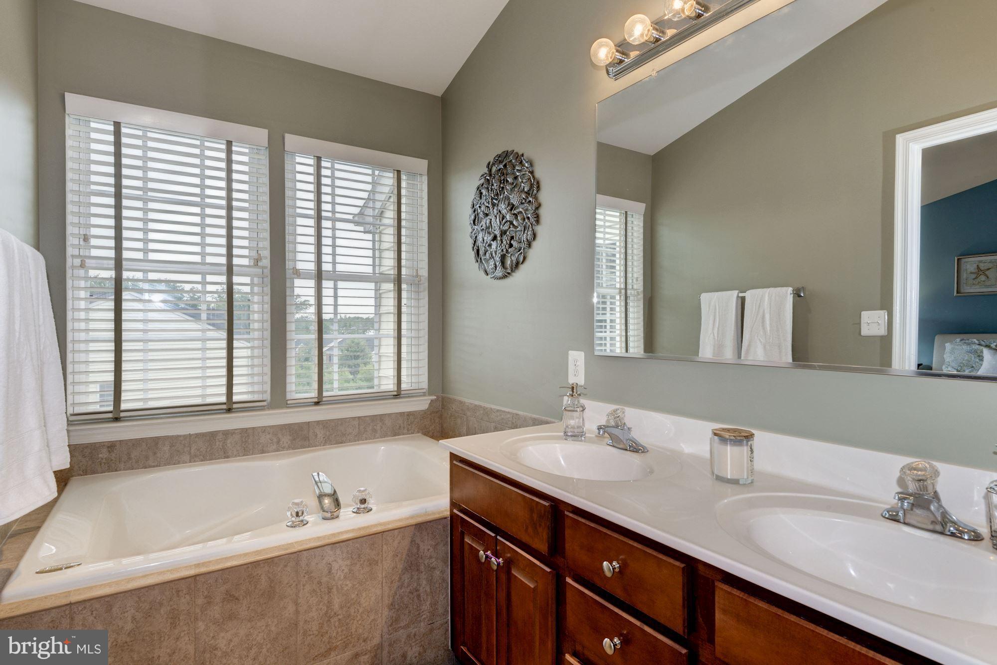 808 Mericrest Way Odenton, MD 21113 - Photo 16 of 25 Bath (Master)