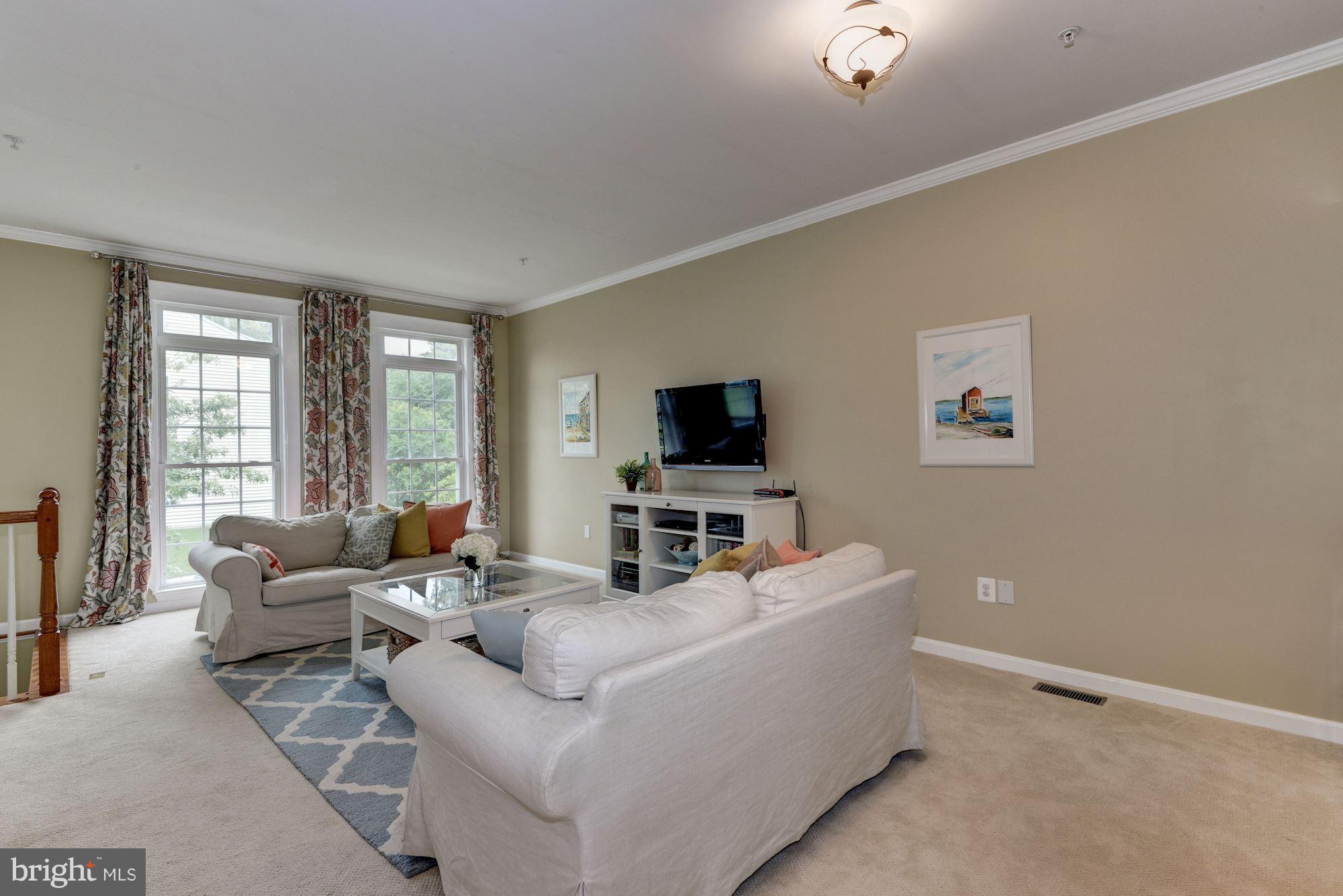 808 Mericrest Way Odenton, MD 21113 - Photo 8 of 25 Family Room