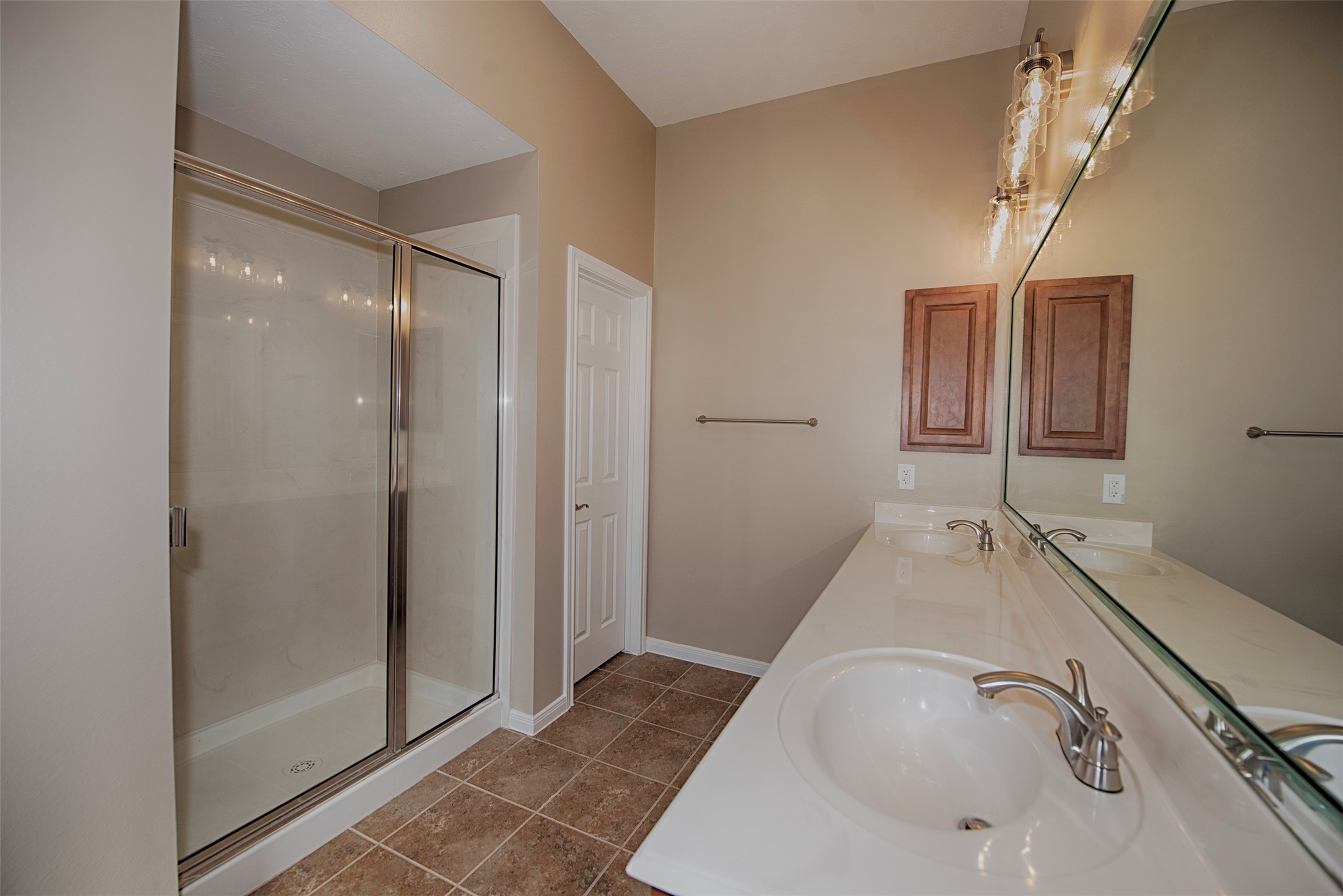 6714 Lone Star Ridge Manvel, TX 77578 - Photo 21 of 37 a bathroom with a tub and a sink
