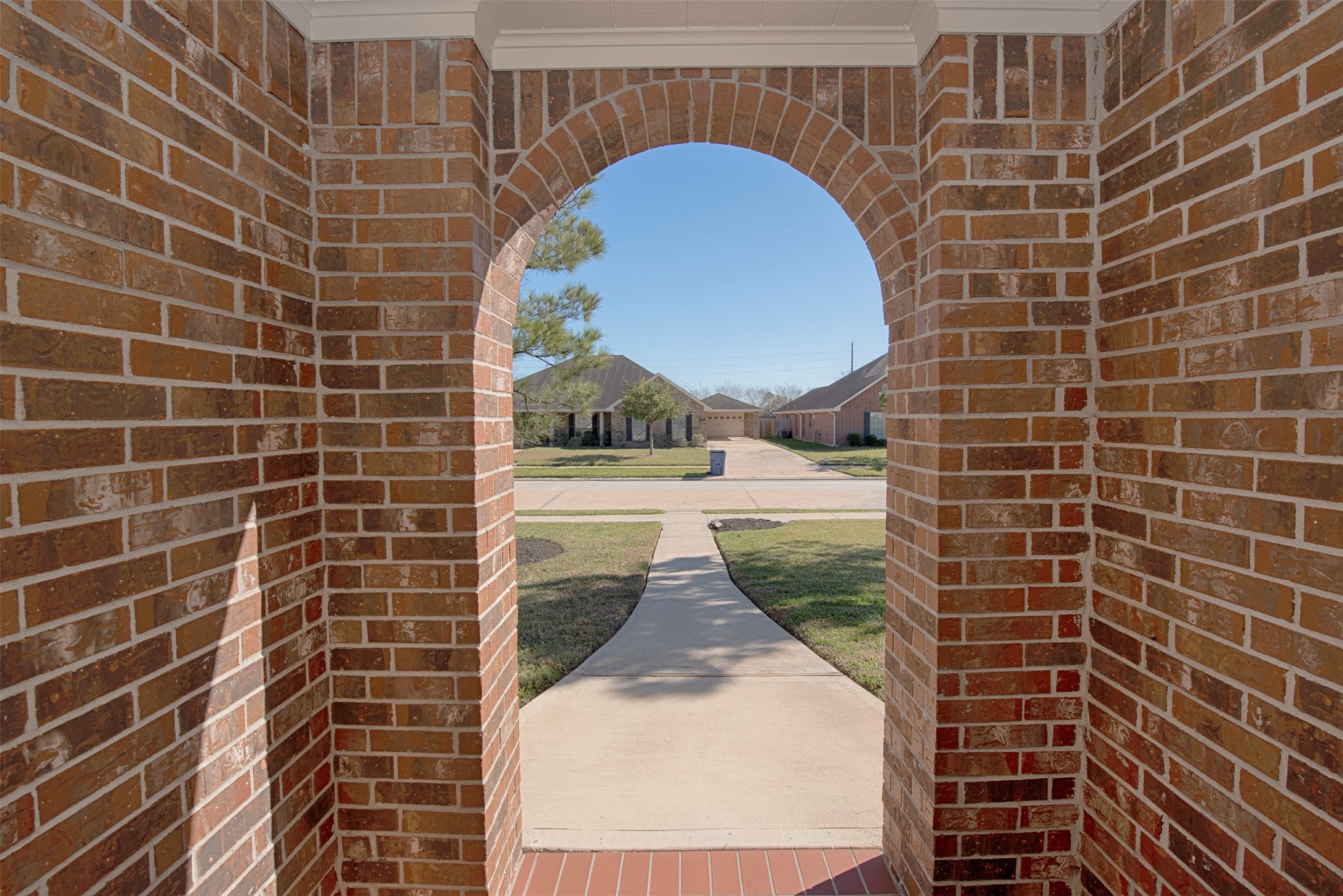 6714 Lone Star Ridge Manvel, TX 77578 - Photo 4 of 37 a bathroom with a sink and a mirror