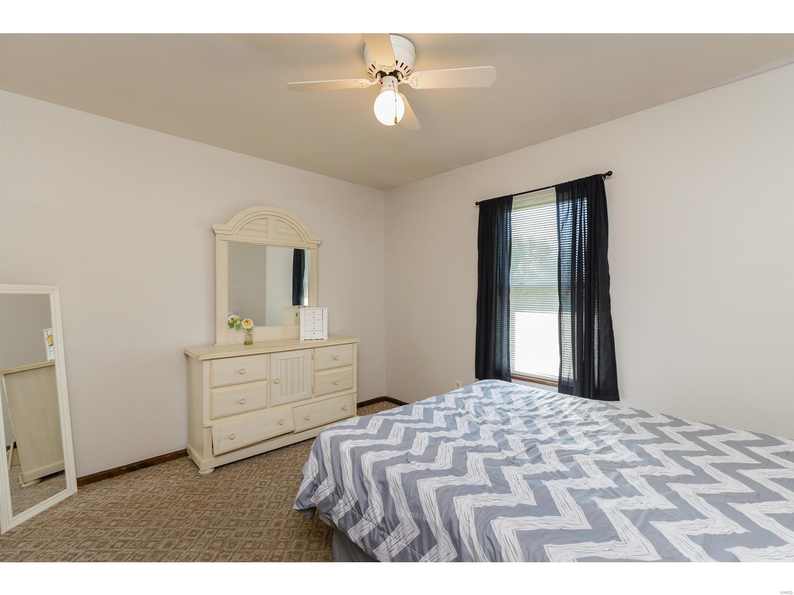 221 Hunters Ridge St. Charles, MO 63301 - Photo 14 of 26 Gallery Image 14