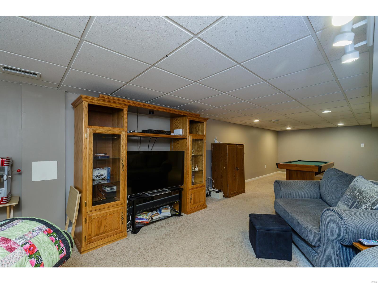 221 Hunters Ridge St. Charles, MO 63301 - Photo 20 of 26 Gallery Image 20