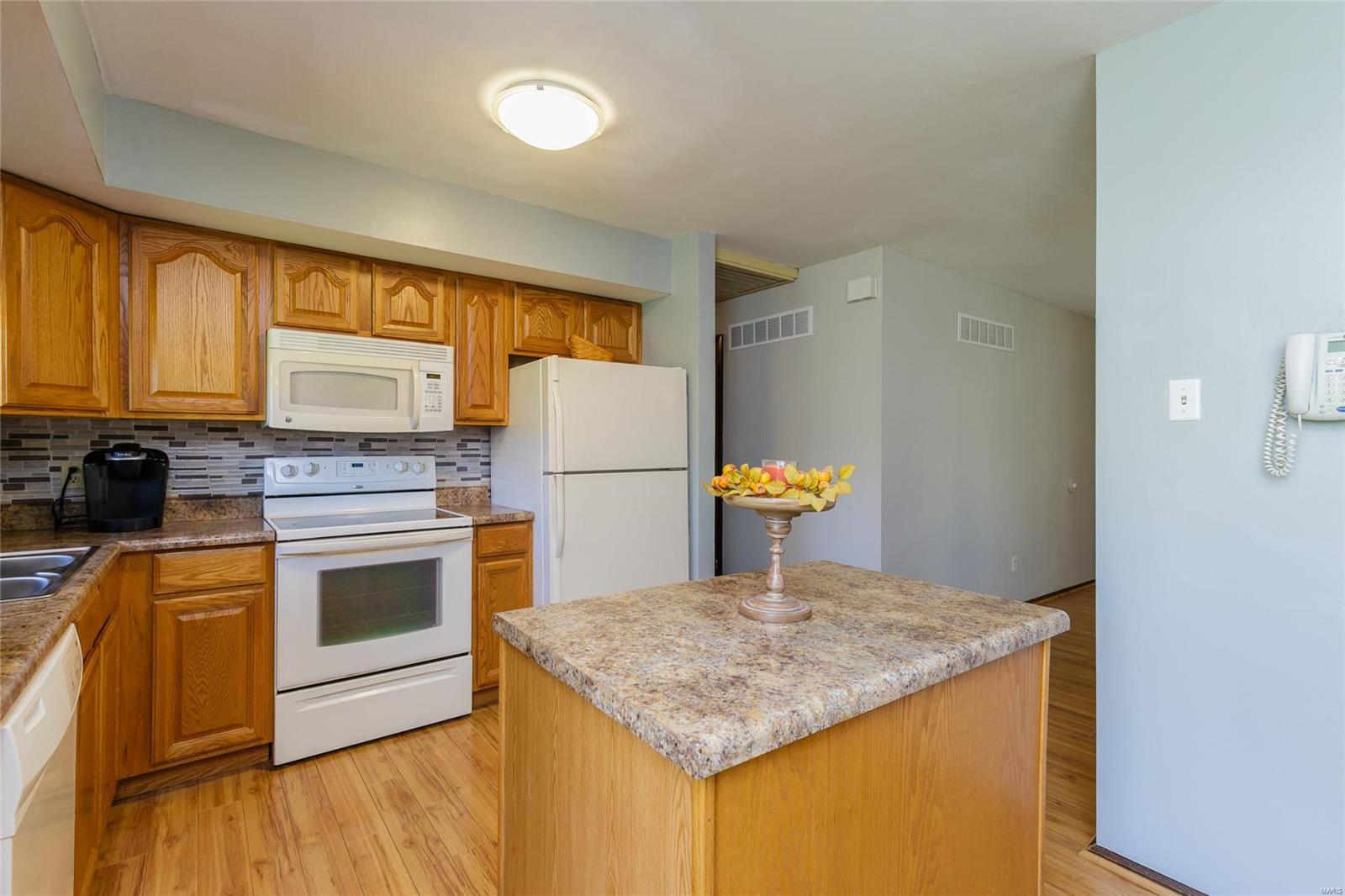 221 Hunters Ridge St. Charles, MO 63301 - Photo 10 of 26 Gallery Image 10