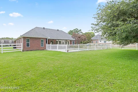 $267,500 | 305 Crossbow Drive, New Iberia, LA 70563