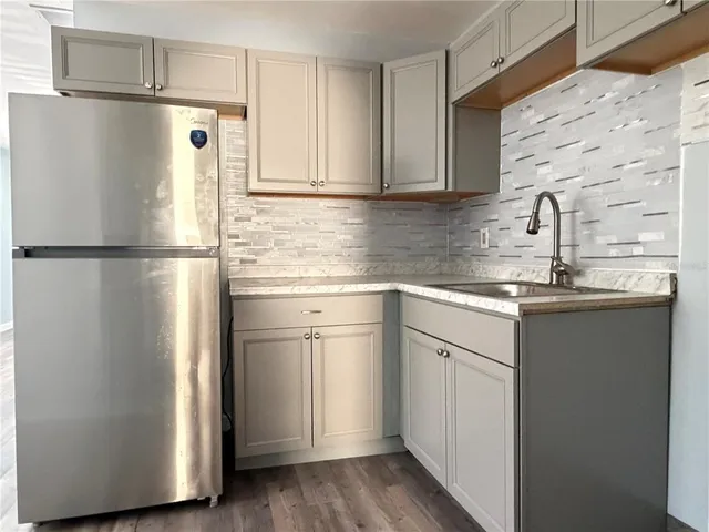 $1,050 | 1481 Drew Street, Clearwater, FL 33755