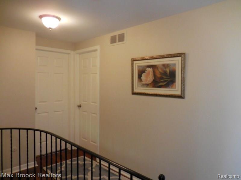 25838 Branchaster Road Farmington, MI 48336 - Photo 24 of 44 SHOWS LIKE A MODEL HOME