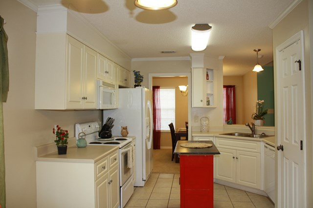 108 Tyler Street Grovetown, GA 30813 - Photo 5 of 22 Kitchen