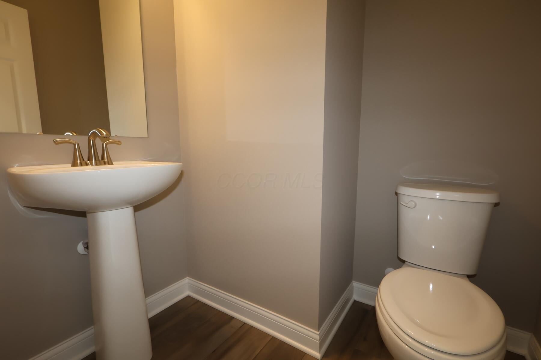 338 Cherry Hills Road Commercial Point, OH 43116 - Photo 11 of 27 Powder Bath