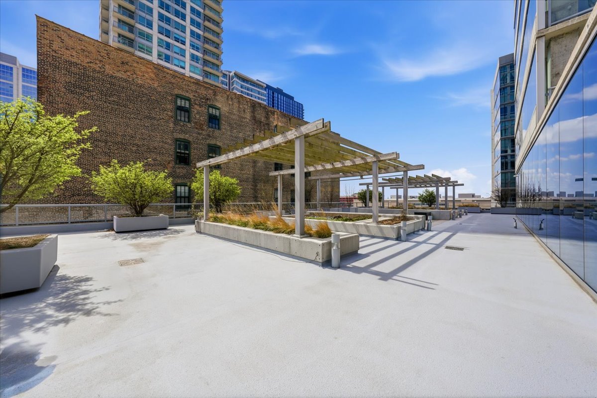 611 South Wells Street, Unit 1110 Chicago, IL 60607 - Photo 19 of 25