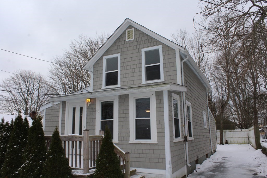 38 13th Street Wareham, MA 02558 - Photo 3 of 24