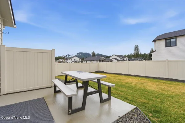 $599,988 | 660 East Ripatti Way, Hayden, ID 83835
