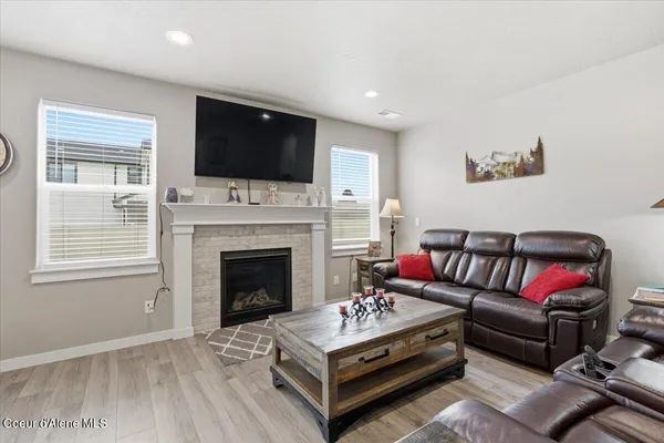 $599,988 | 660 East Ripatti Way, Hayden, ID 83835