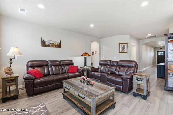 $599,988 | 660 East Ripatti Way, Hayden, ID 83835