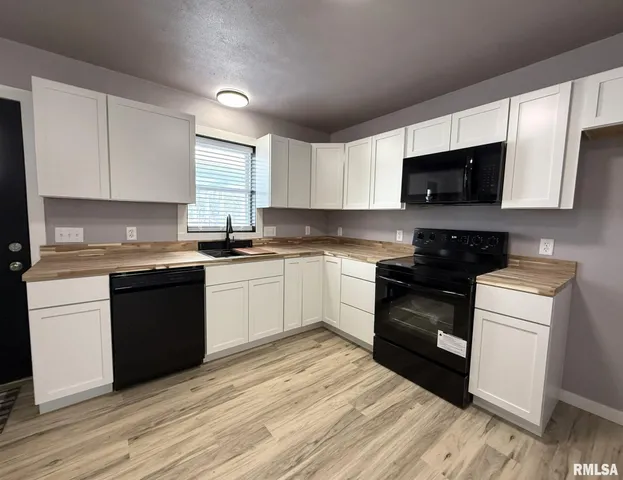 $124,900 | 1489 West Main Street, Galesburg, IL 61401