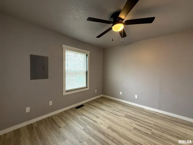 $124,900 | 1489 West Main Street, Galesburg, IL 61401