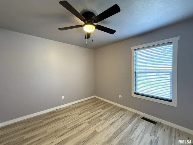 $124,900 | 1489 West Main Street, Galesburg, IL 61401