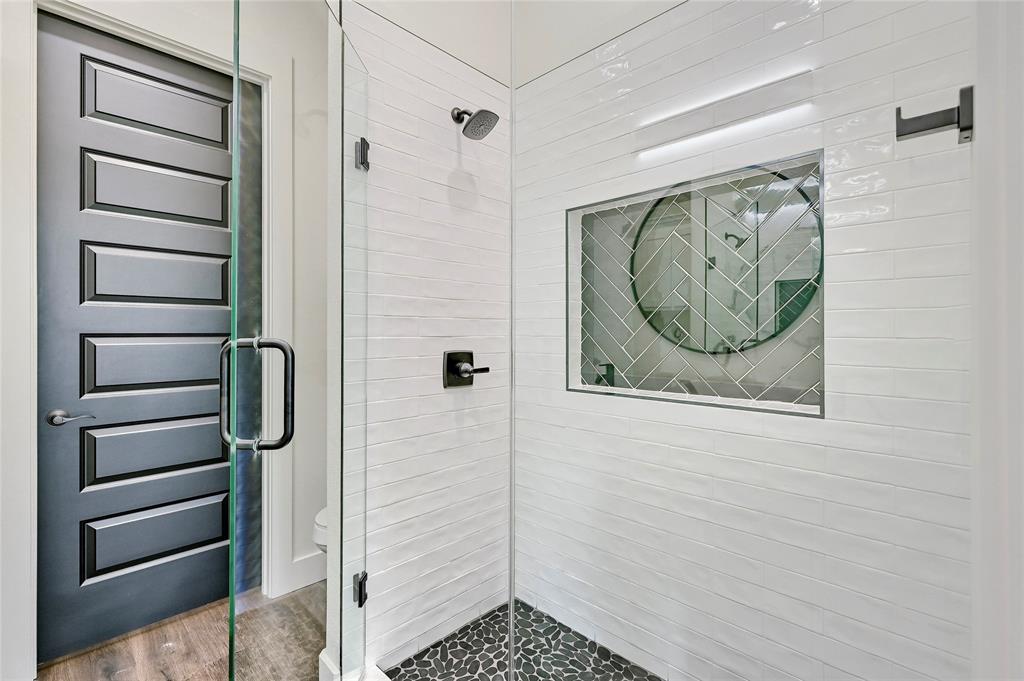 6091 Fm-1753 Denison, TX 75021 - Photo 19 of 40 a bathroom with a shower