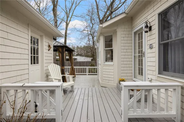 $785,000 | 510 Boston Neck Road, North Kingstown, RI 02852