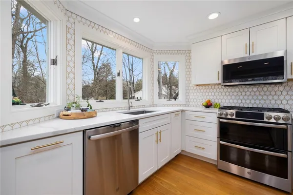 $785,000 | 510 Boston Neck Road, North Kingstown, RI 02852