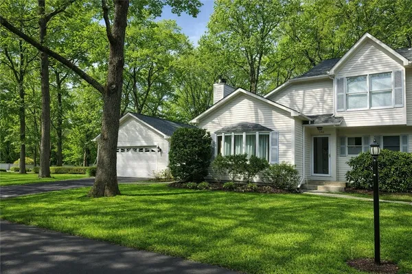$785,000 | 510 Boston Neck Road, North Kingstown, RI 02852