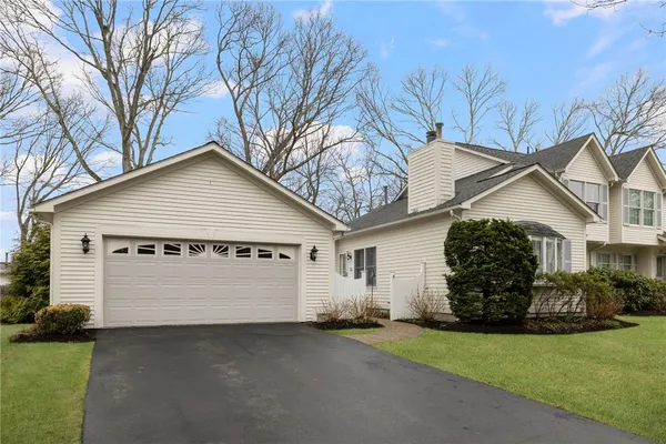 $785,000 | 510 Boston Neck Road, North Kingstown, RI 02852