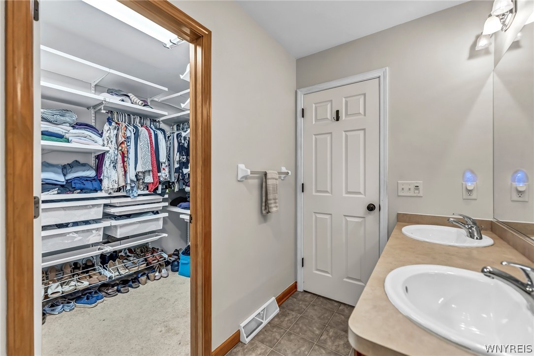 730 Borden Road Cheektowaga, NY 14227 - Photo 24 of 39