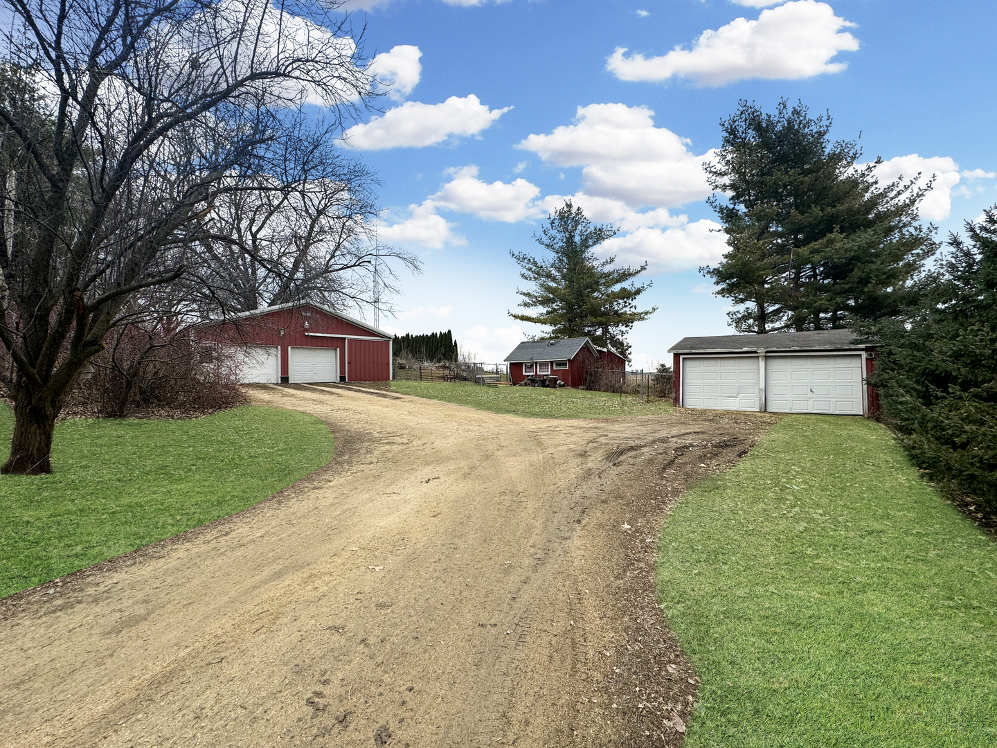 2289 North AYP Road Freeport, IL 61032 - Photo 3 of 52 a view of a house with a yard
