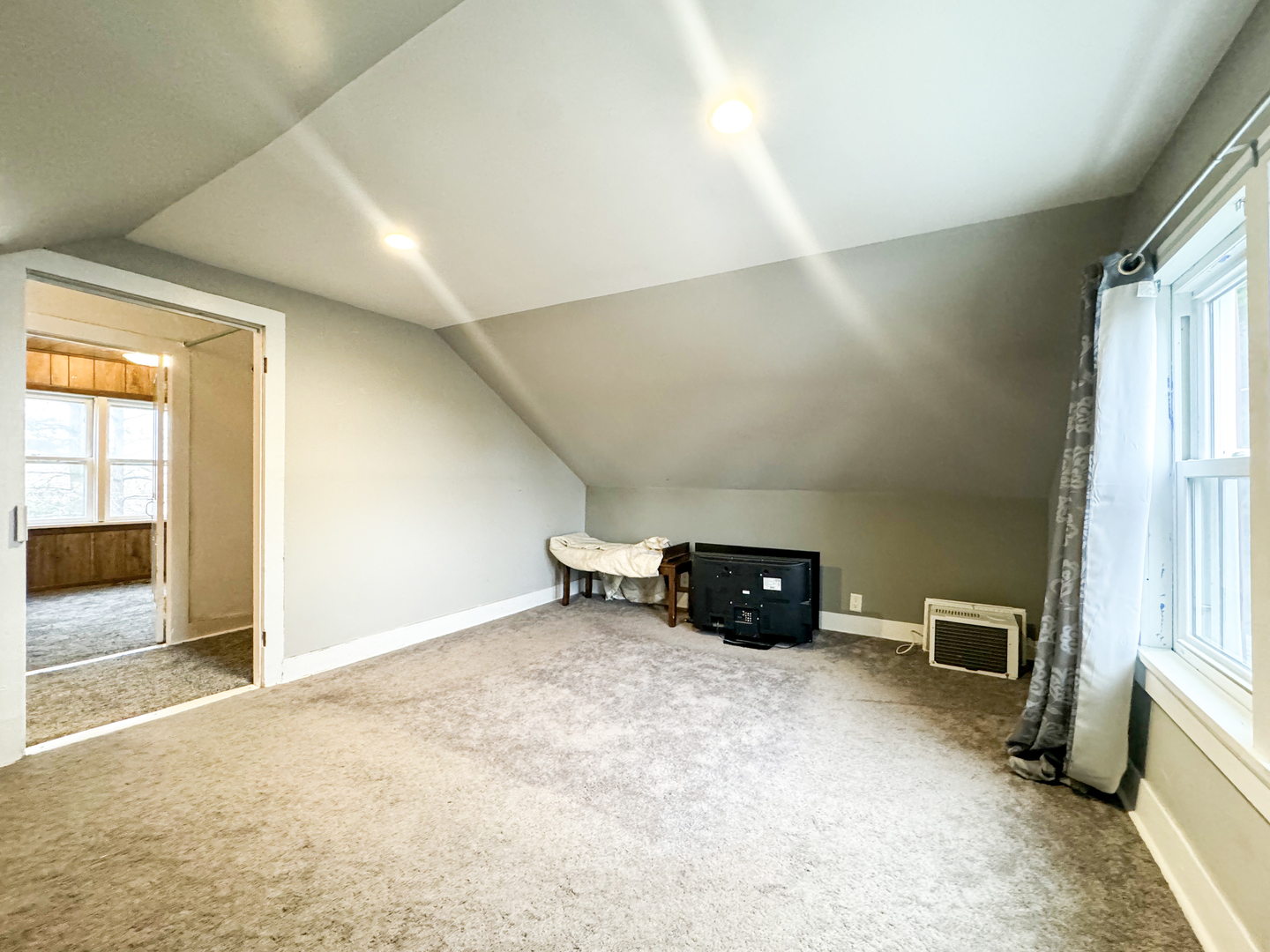 2289 North AYP Road Freeport, IL 61032 - Photo 37 of 52 an empty room with windows