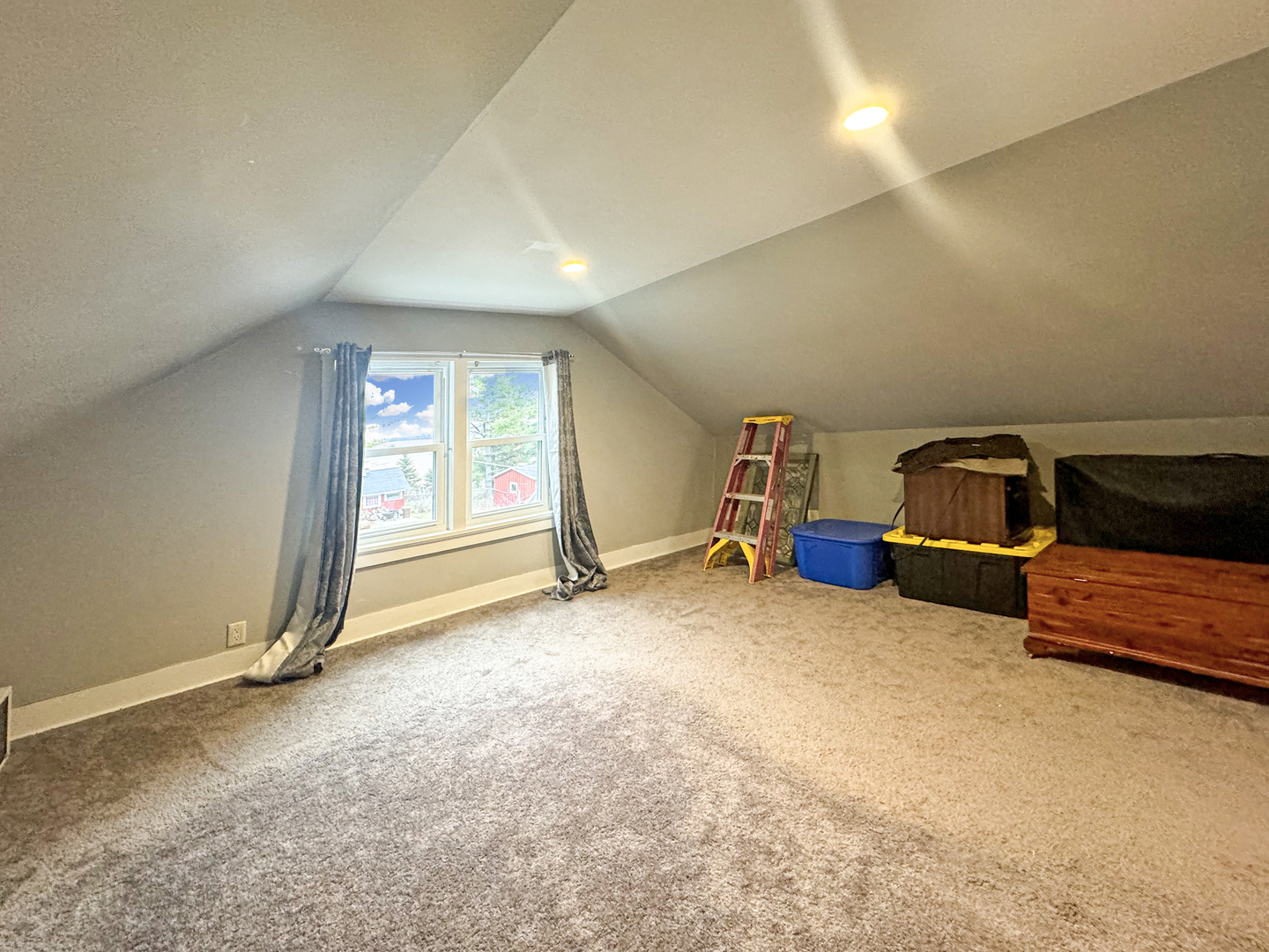 2289 North AYP Road Freeport, IL 61032 - Photo 39 of 52 a room with a window