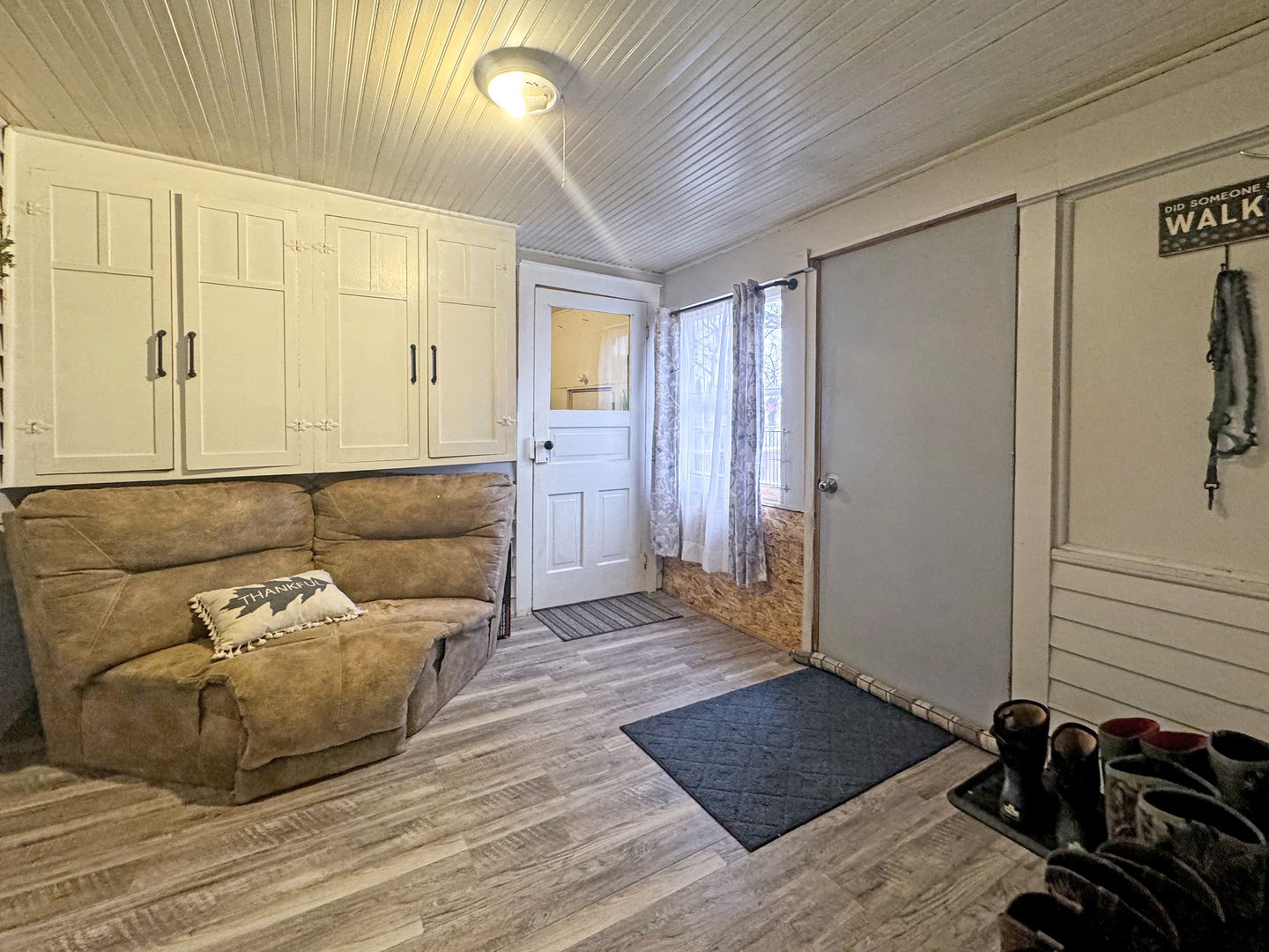 2289 North AYP Road Freeport, IL 61032 - Photo 8 of 52 a living room with furniture and a wooden floor