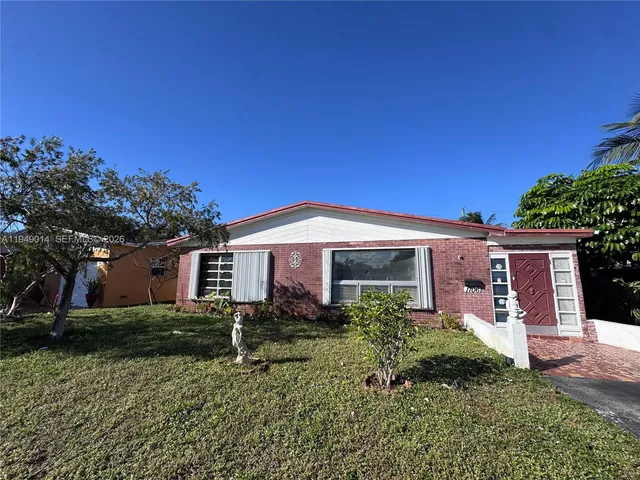 $5,500 | 1706 North 45th Avenue, Unit 1, Hollywood, FL 33021