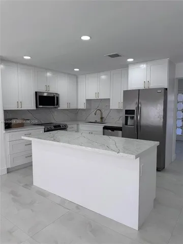 $5,500 | 1706 North 45th Avenue, Unit 1, Hollywood, FL 33021