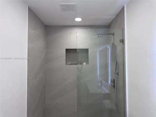 $5,500 | 1706 North 45th Avenue, Unit 1, Hollywood, FL 33021