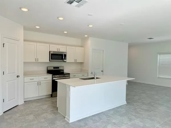 $2,100 | 1727 Foreman Road, Eagle Lake, FL 33839