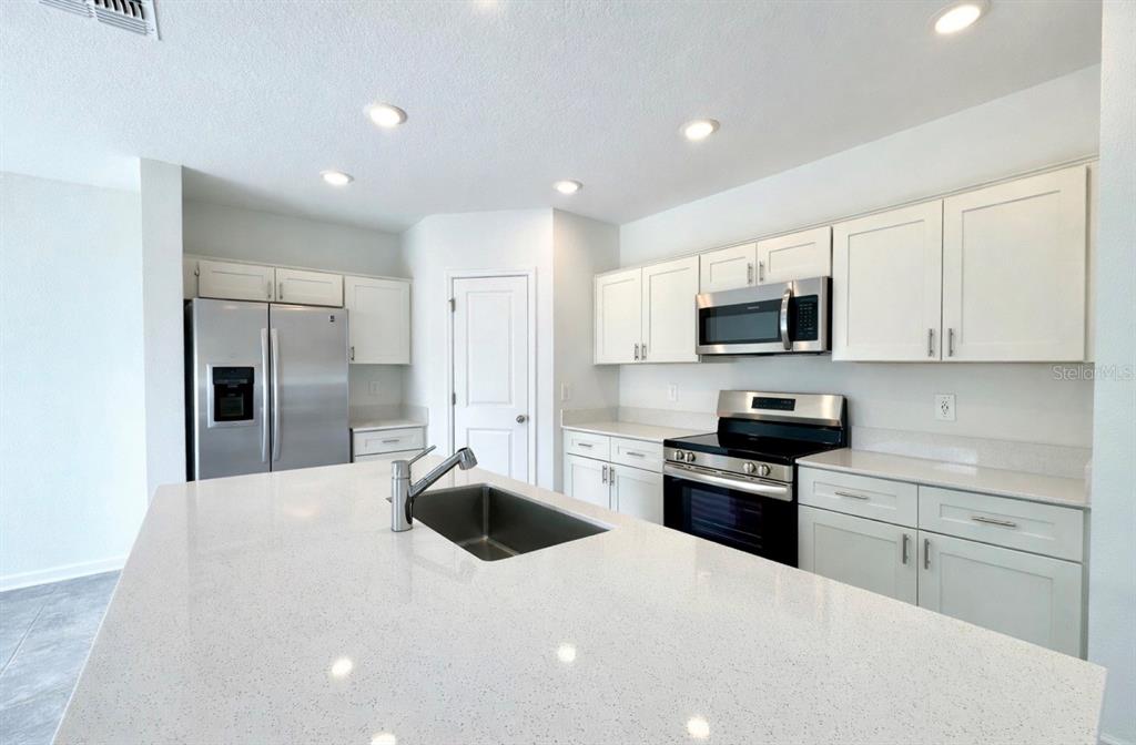 1727 Foreman Road Eagle Lake, FL 33839 - Photo 10 of 31