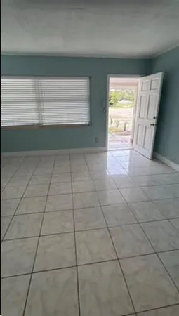 $1,200 | 2216 Webber Street, Unit B, Sarasota, FL 34239