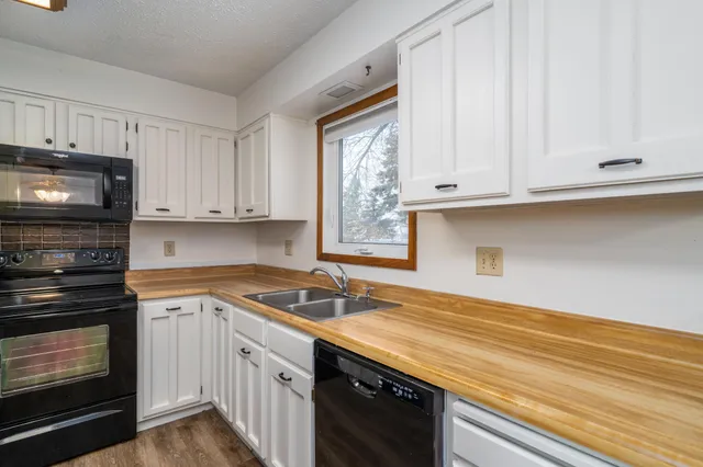 $252,500 | 109 Stephen Drive Northeast, Fertile, MN 56540