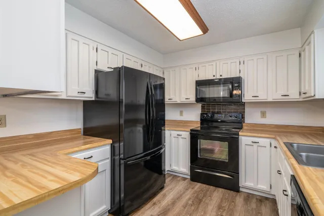 $252,500 | 109 Stephen Drive Northeast, Fertile, MN 56540