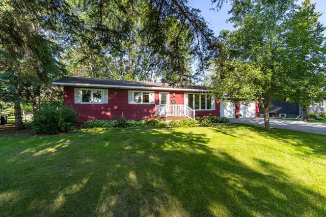 $252,500 | 109 Stephen Drive Northeast, Fertile, MN 56540