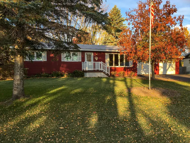 $252,500 | 109 Stephen Drive Northeast, Fertile, MN 56540
