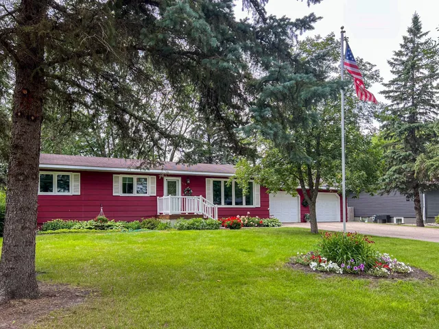 $252,500 | 109 Stephen Drive Northeast, Fertile, MN 56540