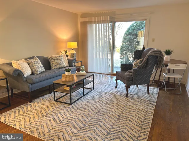 $285,000 | 922 Montgomery Avenue, Unit C2, Bryn Mawr, PA 19010