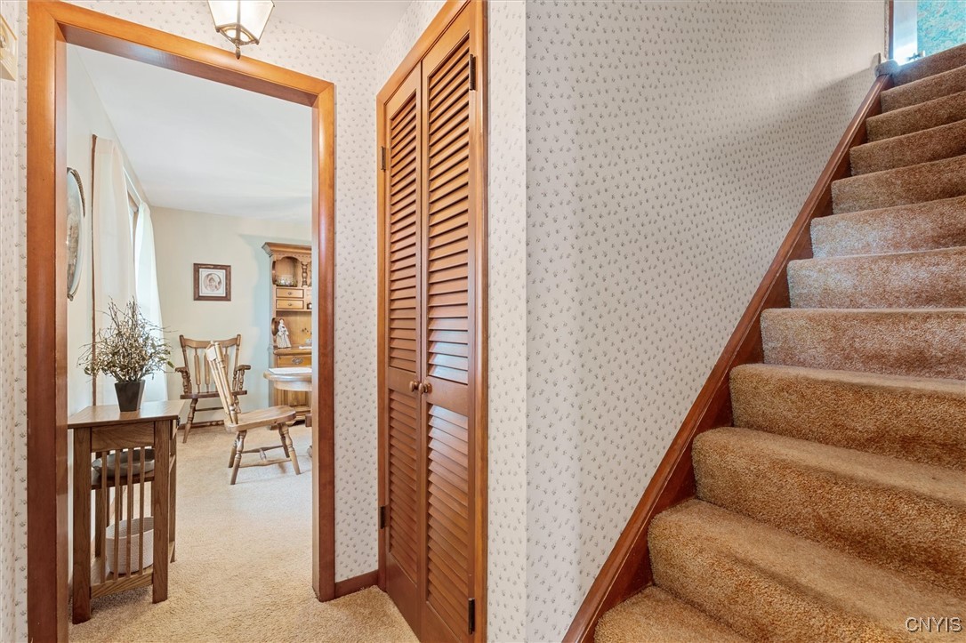 104 Hillside Way Camillus, NY 13031 - Photo 3 of 26