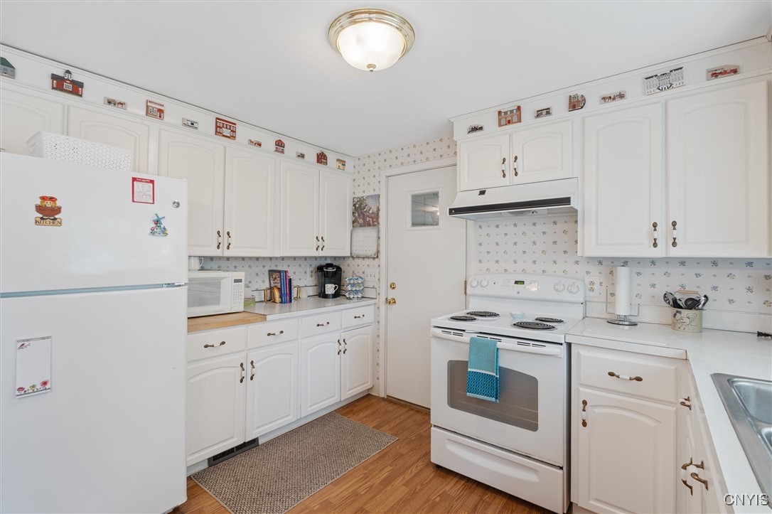 104 Hillside Way Camillus, NY 13031 - Photo 7 of 26